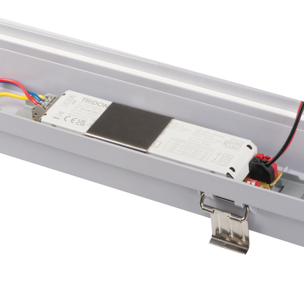 MAH PRO Y lámpa hermetikus ipari LED lámpatest 170 lm/W fényhasznosítással
